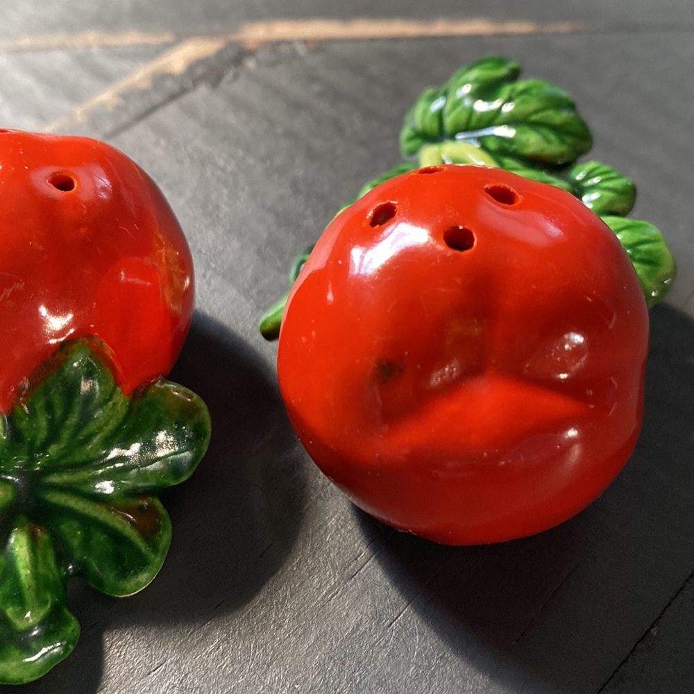 Vintage🍅Tomato🍅Salt & Pepper Set - Picture 9 of 10